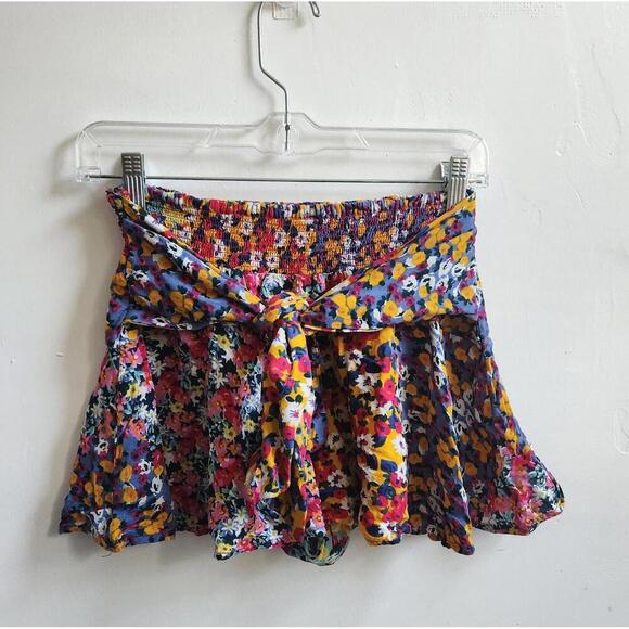 Patrons of Peace Pants - Patrons Of Peace Shorts Womens Small Floral Bow Tie Smocked Waist Summer Casual